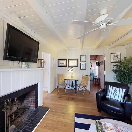 Mermaid Cottage By Hodnett Cooper